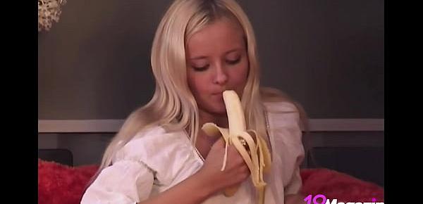  Pervy Blondie Paris Tale Eats Banana And Plays With Her Pussy!